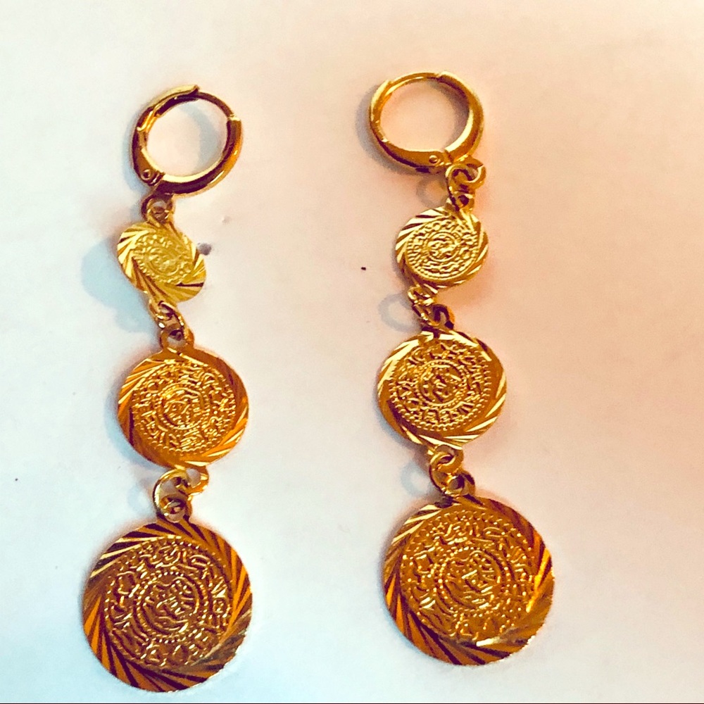 Sexy,light, Gypsy, dangling gold pierced earrings